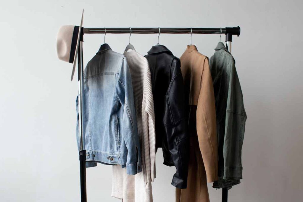 4 astuces pour acheter des vêtements homme vintage dans une friperie en ligne