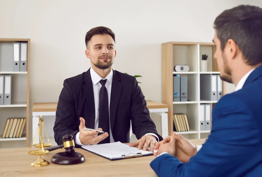 Avocat en droit du travail : pourquoi faire appel à ses services ?