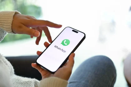 à quel gafam appartient whatsapp