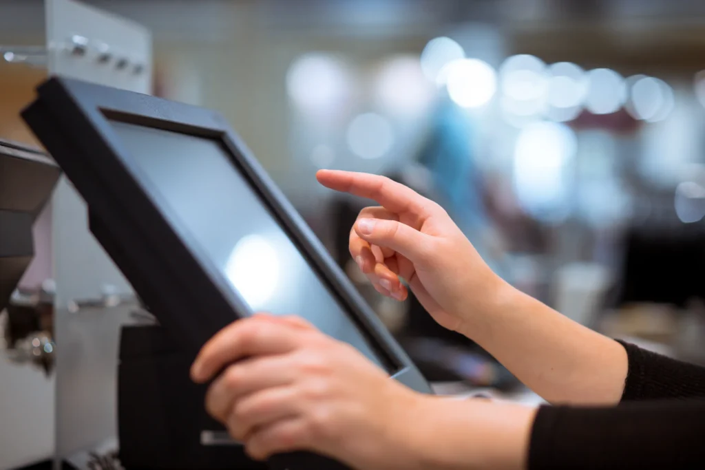PLV digitale : les supports indispensables pour la digitalisation d’un point de vente