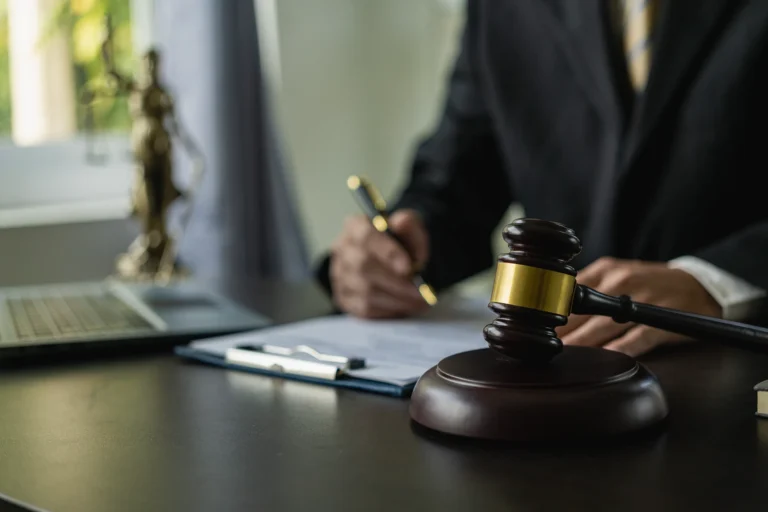 Focus sur les avocats de divorce à Lyon : Portraits et parcours professionnels