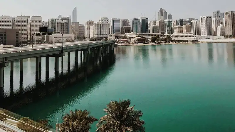 Abu Dhabi centre ville vu de loin
