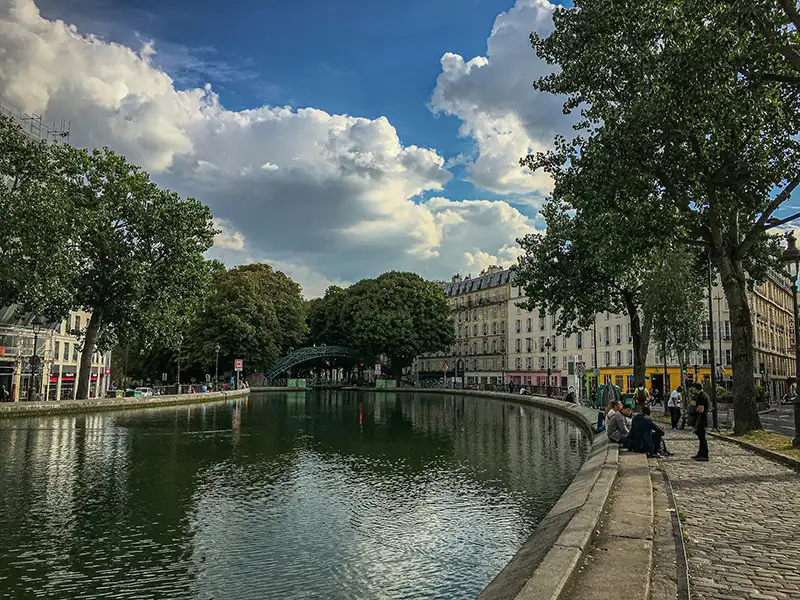 Promenade le long du Canal Saint-Martin, Paris