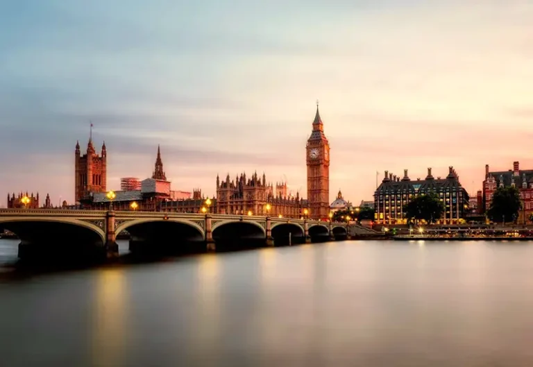 Londres vue du pont au coucher du soleil