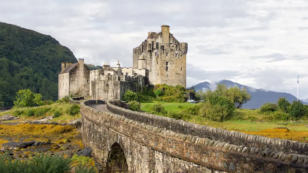 Château Eilean Donan, avec vue depuis le pont de PIerre