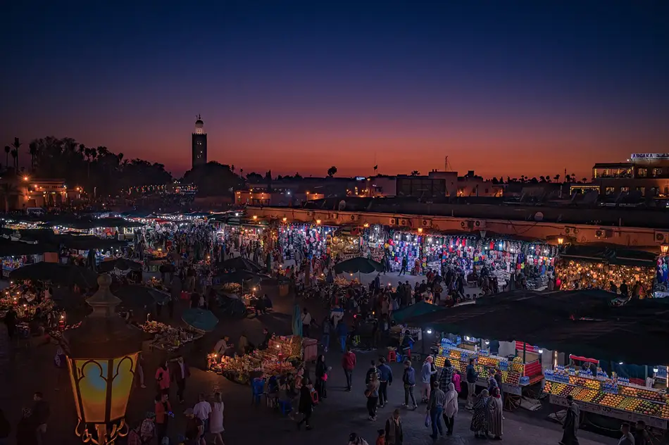 marché de nuit sur la place de Marrakech