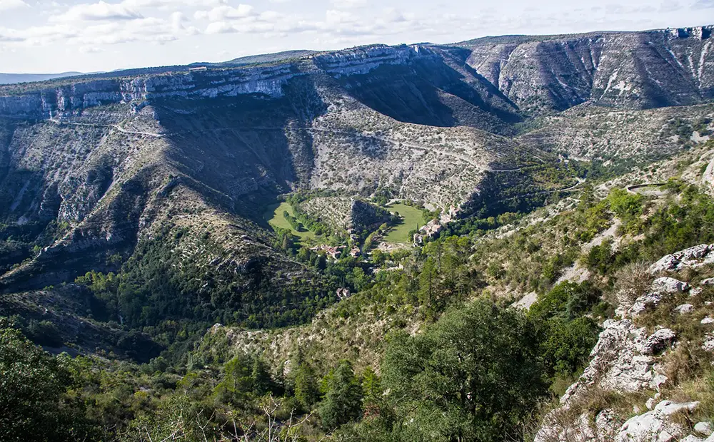 Vue du cirque de Navacelles, dans les Cévennes, France