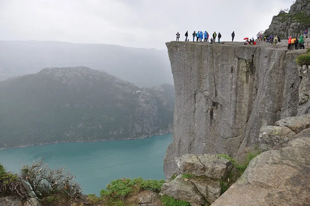 falaise Preikestolen, dans les Fjords de Norvège