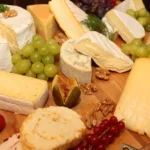 Un plateau des meilleurs fromages