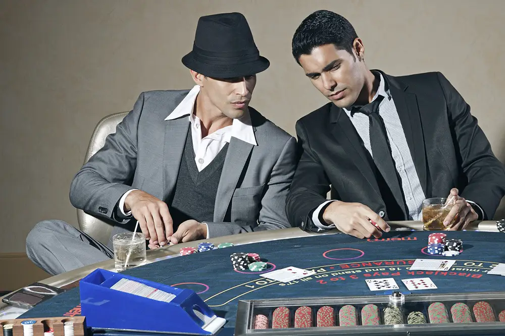 Joueurs de Poker, meilleurs casinos acceptant Neteller