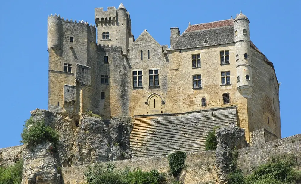 Le Magnifique château de Beynac, qui surplombe la vallée de la Dordogne