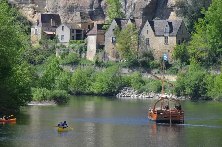 Organiser des vacances en camping pour famille en Dordogne : conseils et idées