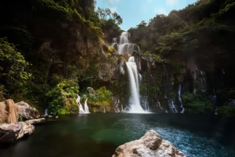 La réunion, paysage avec une cascade. VPN