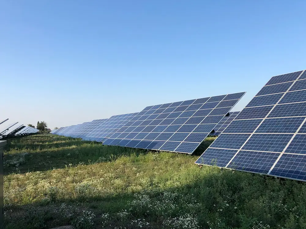 Louer ses terrains à des fermes solaires est un excellent moyen de générer un complément de revenus