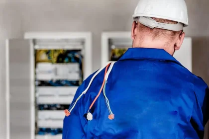 installation électrique révisée par un électricien professionnel