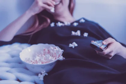 soirée tv popcorn streaming avec Yarkam