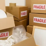 cartons de déménagement et objets fragiles