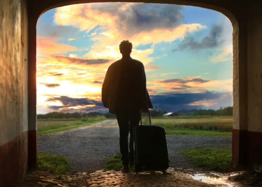 voyageur de dernière minute , valise en main