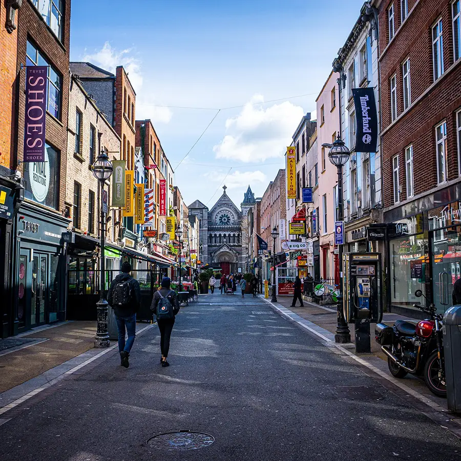 Dublin, Irlande, rue et Église