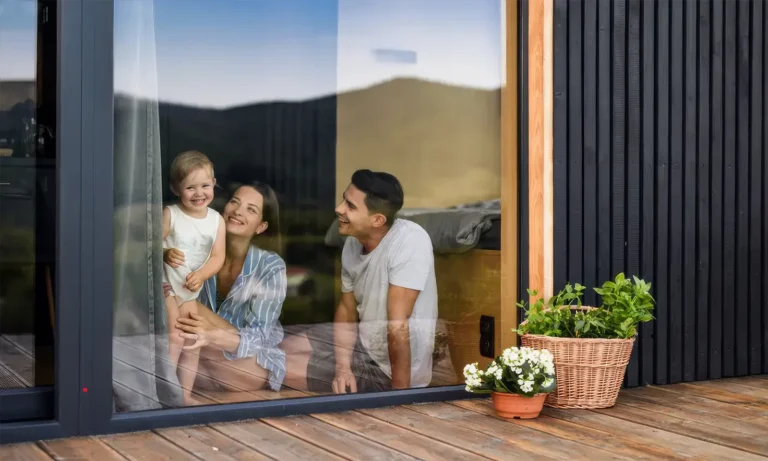 Petite famille qui a changé de vie dans de petites villes