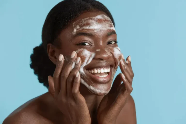 soin du visage pour les femmes à peaux noires